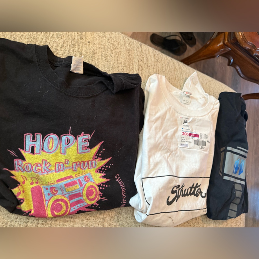 Men’s XL Graphic T-Shirts - Black and white (3)